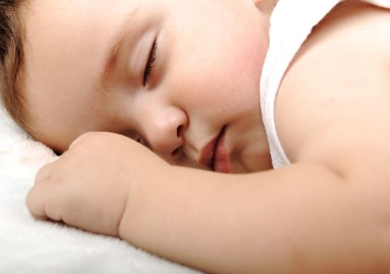 tips and methods to wake up your sleepy baby