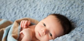 Etiquettes To Follow While Visiting A Newborn